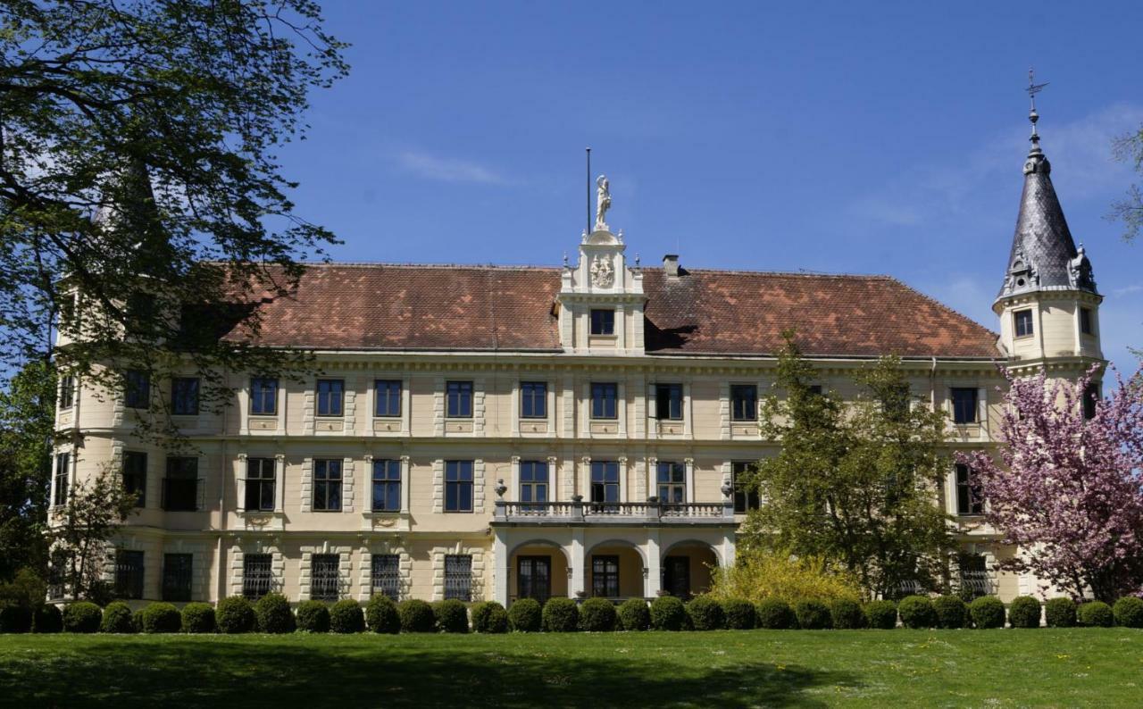 Schloss Puchberg Вельс Экстерьер фото