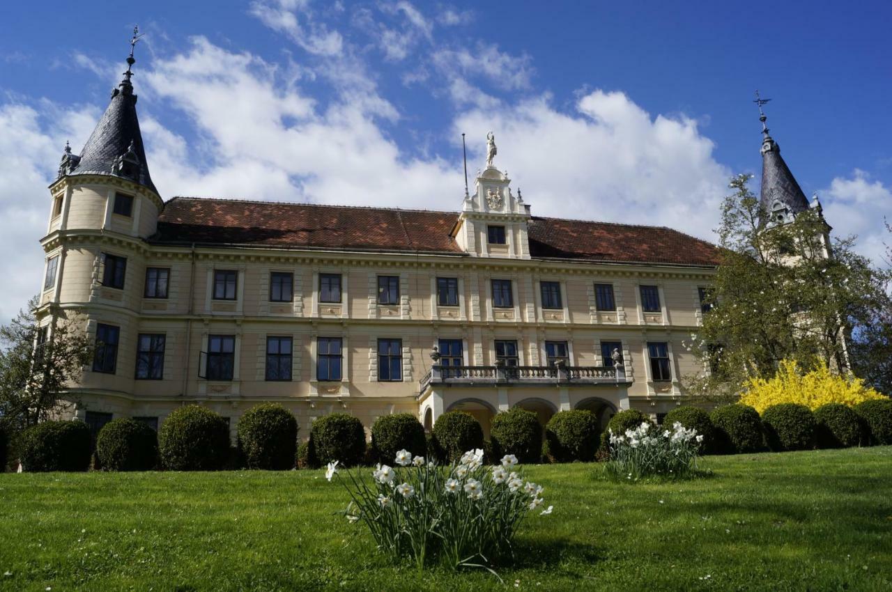 Schloss Puchberg Вельс Экстерьер фото